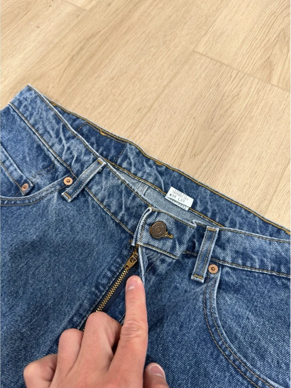 NWOT Vintage 90s Levis 560 Jeans 36x31 Loose Fit Tapered Leg Blue USA Made 1997
